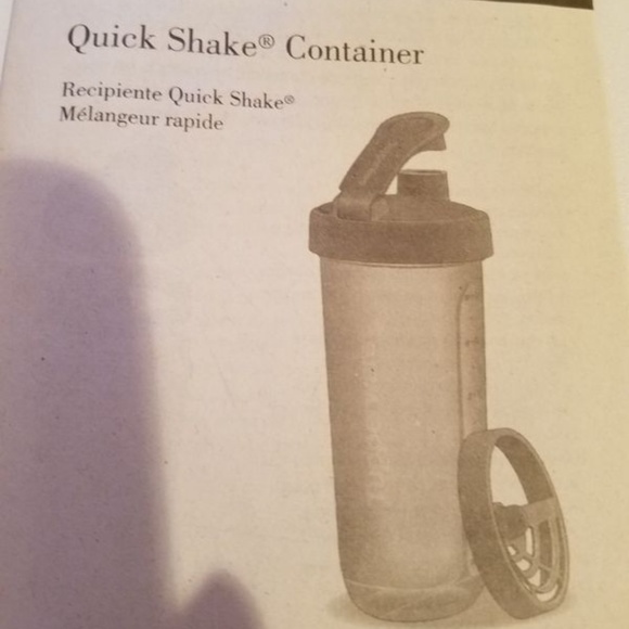 Tupperware QUICK SHAKE® CONTAINER 2.5C/ 20oz. Red, Protein Drinks, Mixing, Gravy - Picture 5 of 10